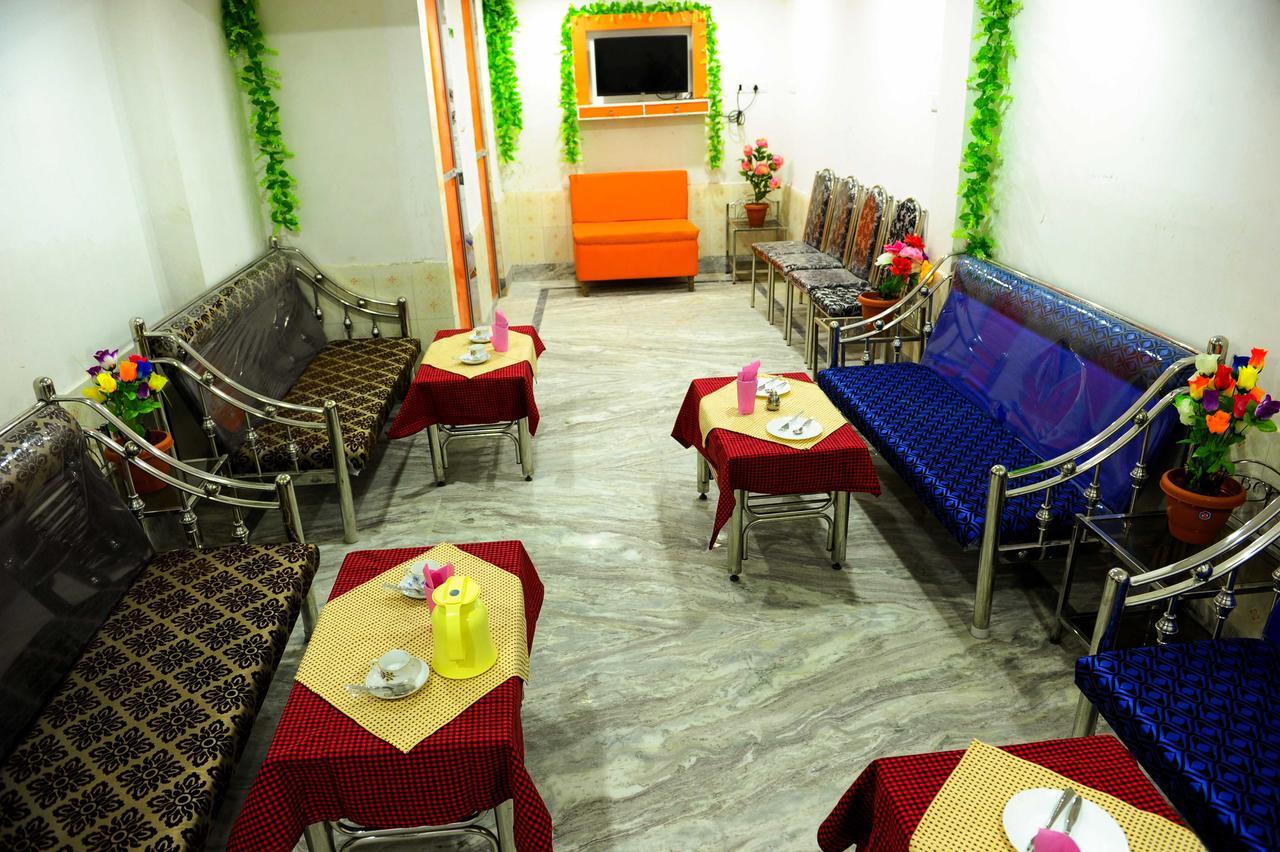 Jayanti Hotel Tarapith Exteriör bild