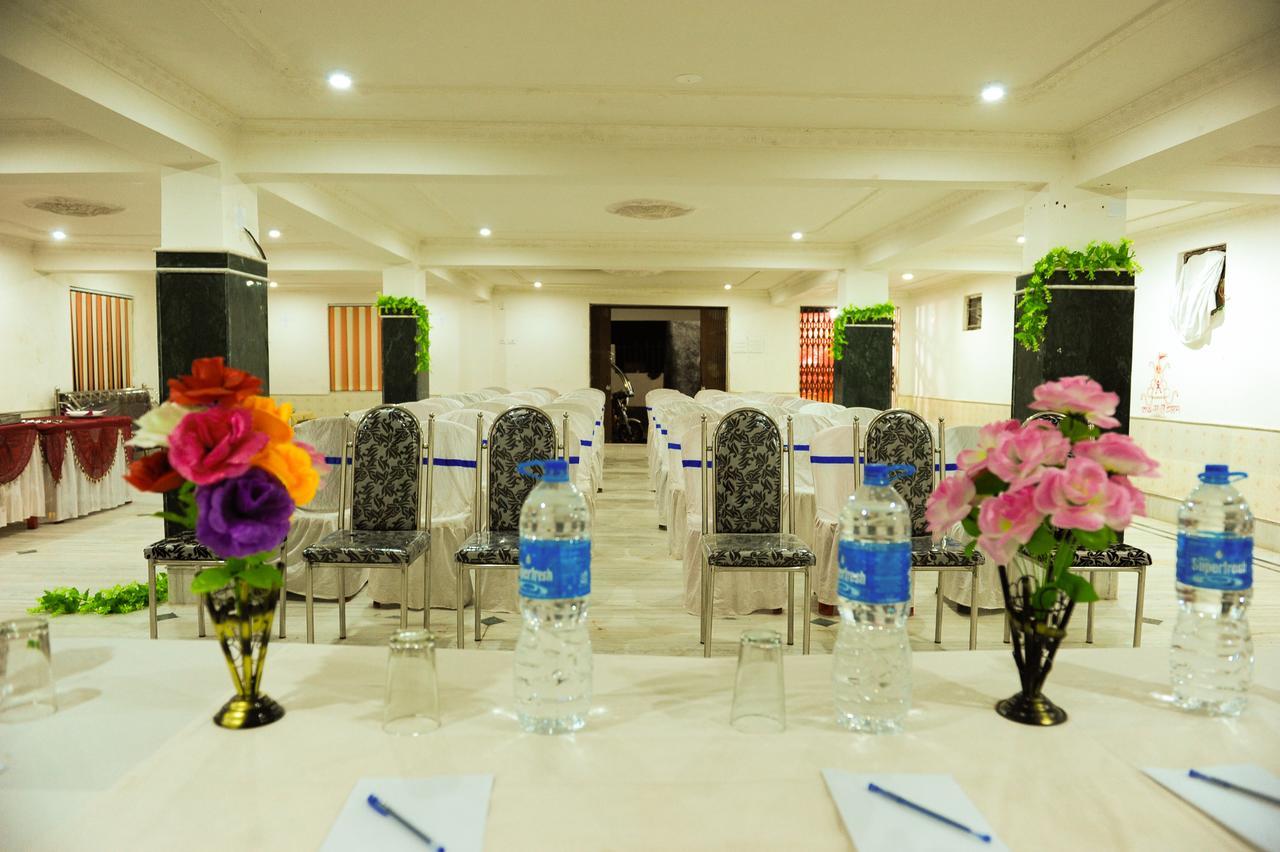 Jayanti Hotel Tarapith Exteriör bild