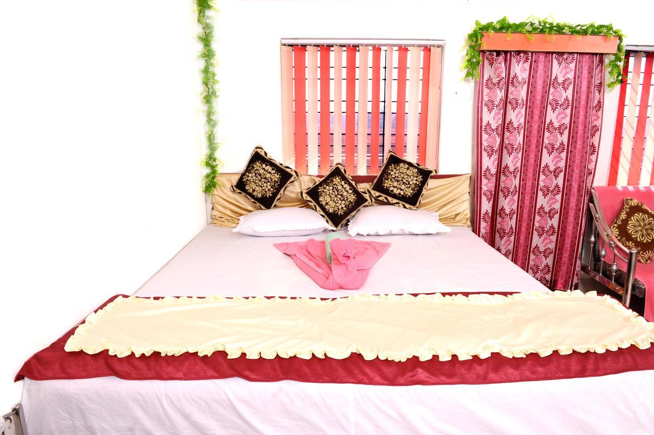 Jayanti Hotel Tarapith Exteriör bild