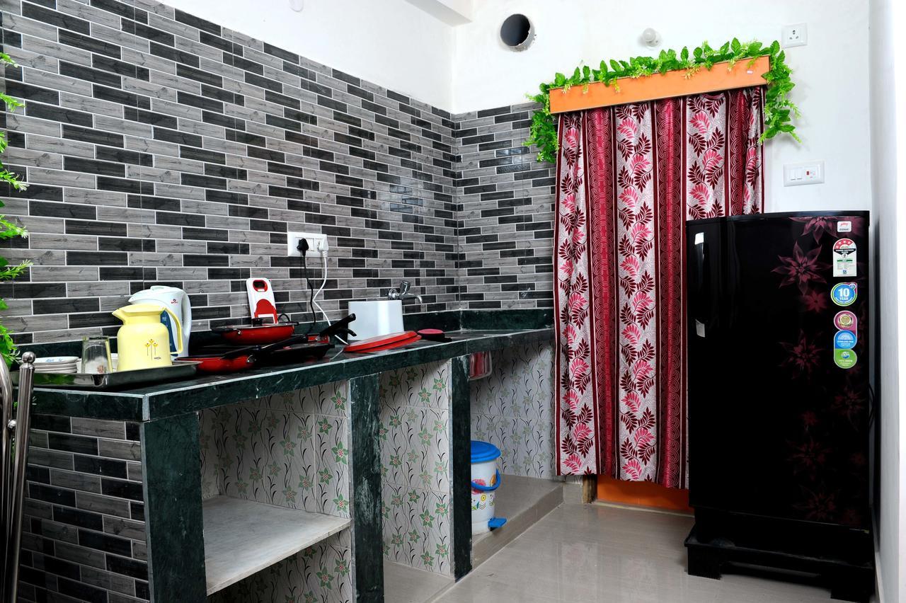 Jayanti Hotel Tarapith Exteriör bild