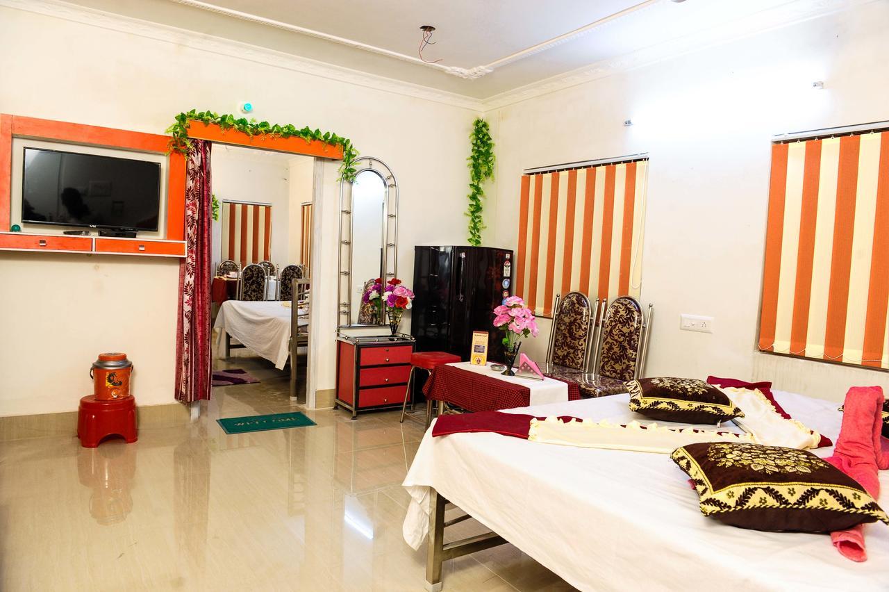 Jayanti Hotel Tarapith Exteriör bild