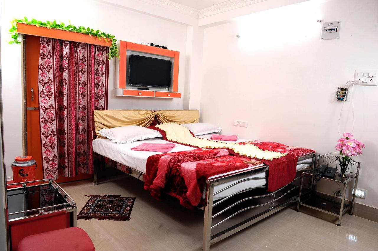 Jayanti Hotel Tarapith Exteriör bild