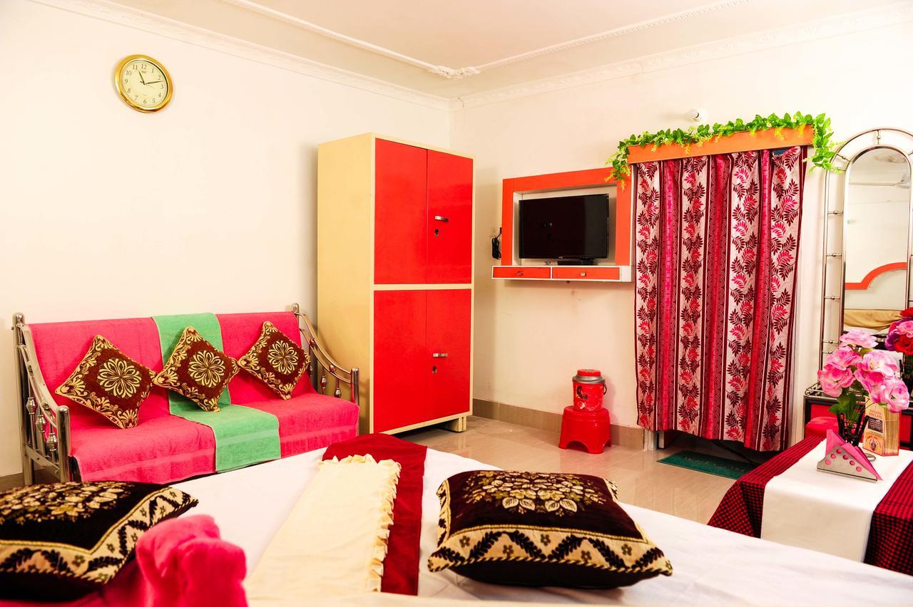 Jayanti Hotel Tarapith Exteriör bild